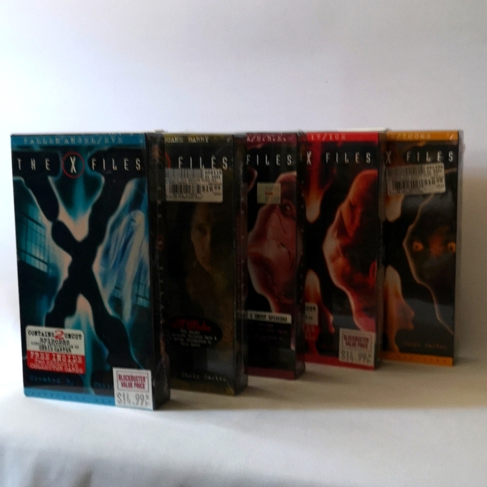 Set of Five Brand New, The X-Files VHS Uncut 2 Episodes w Bonus Collector Cards